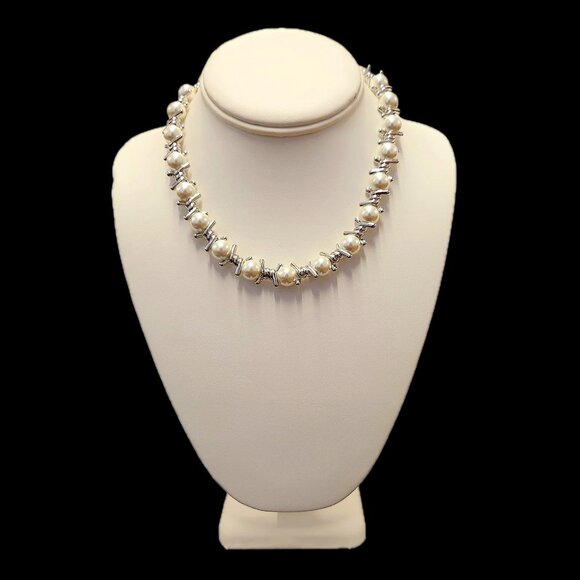 Kenneth Jay Lane, Silver Twist Knotted Pearl Necklace - Picture 6 of 6